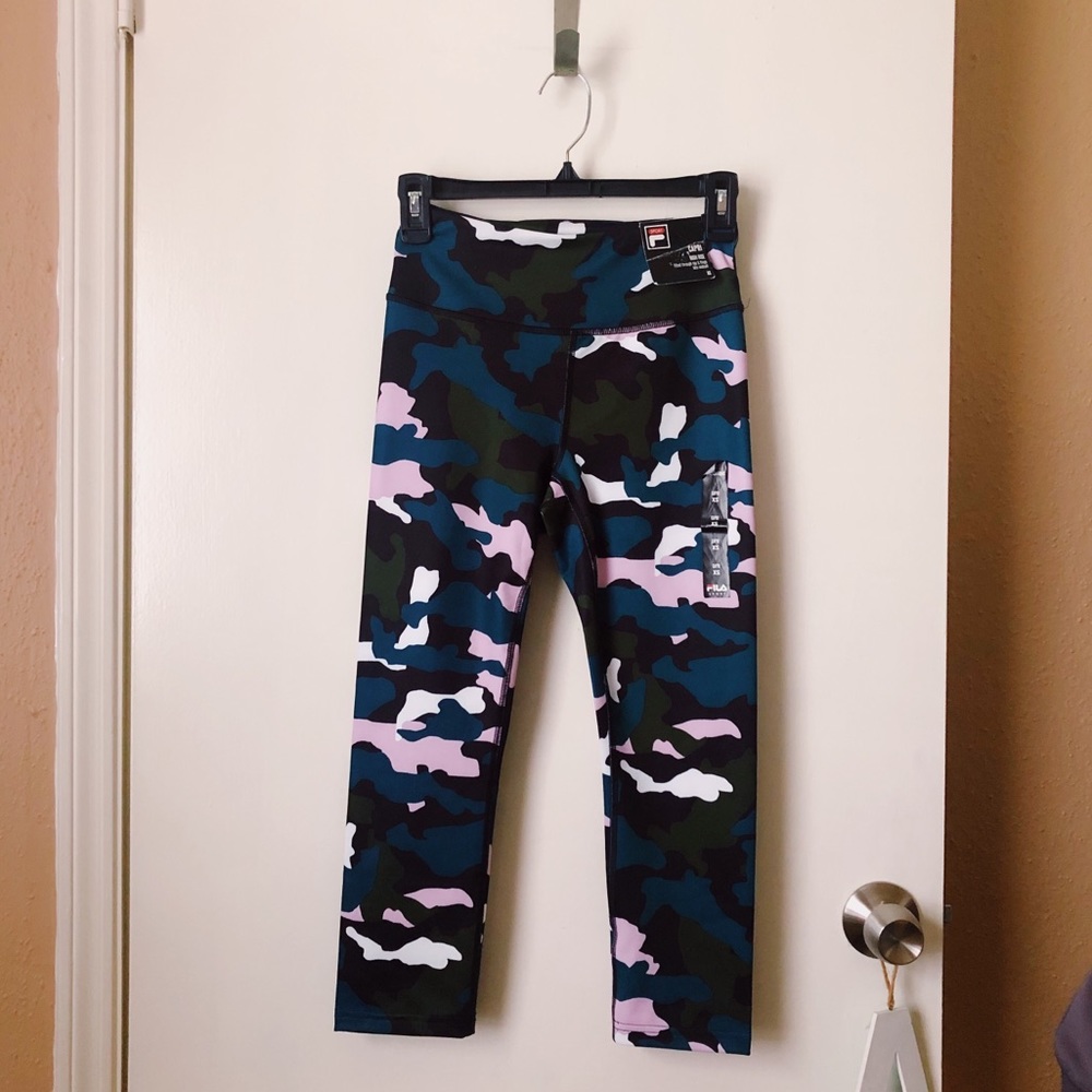 ✨NWT✨ FILA Camouflage Workout Capris - Picture 2 of 4